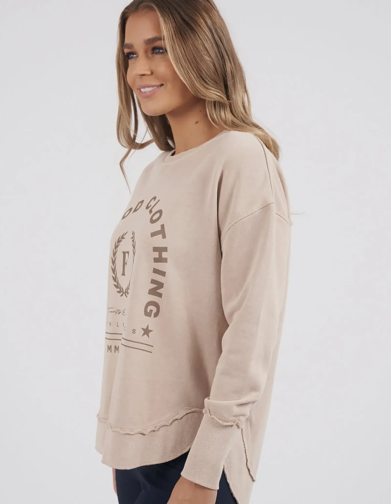 Foxwood Medalion Crew - Oatmeal Sale