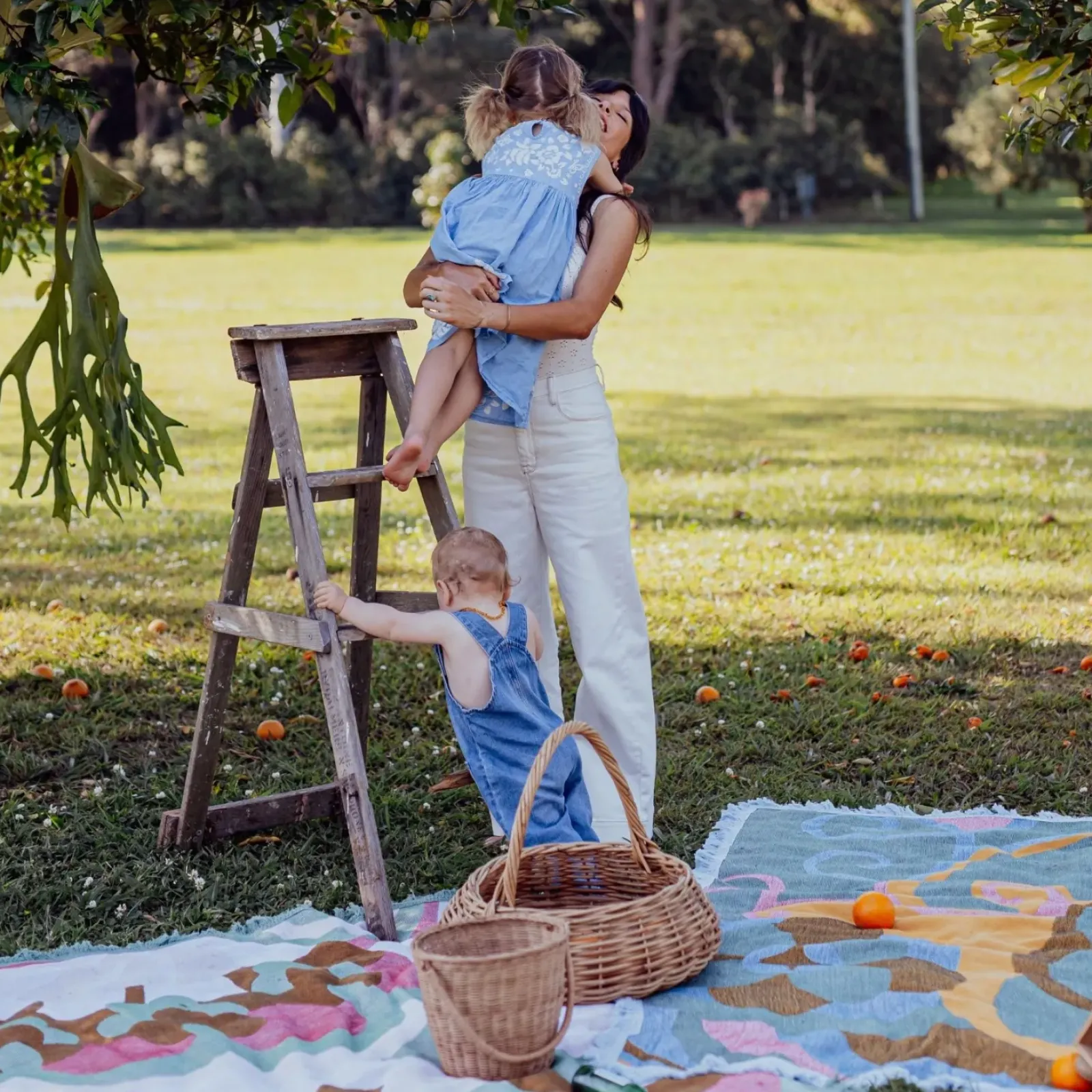 Wandering Folk Woven Throw - Kaleid Mist Hot