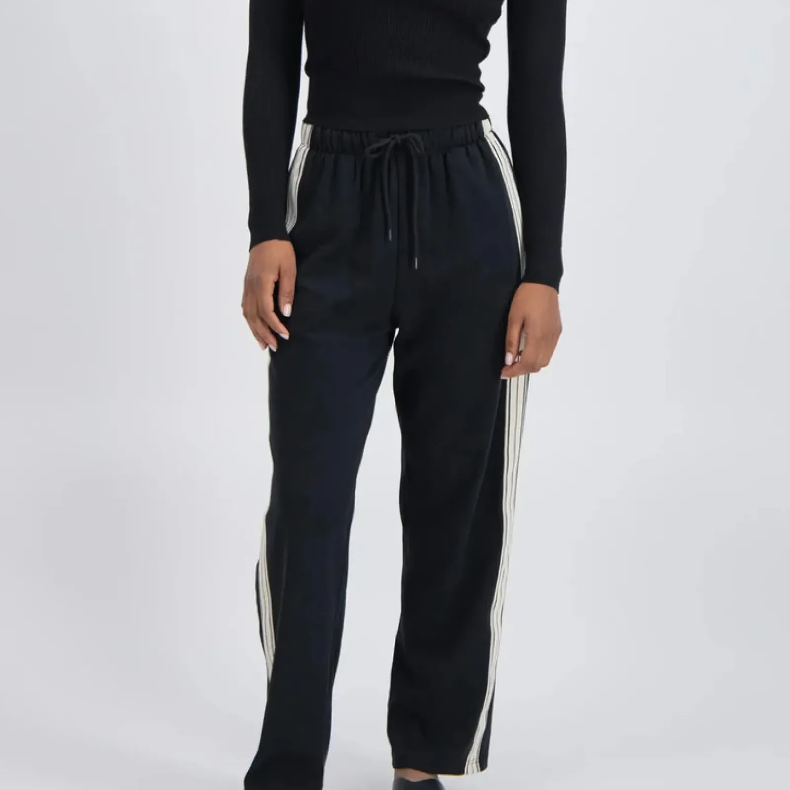 Jasmine Alexa Panarea Trackpant - Black Hot