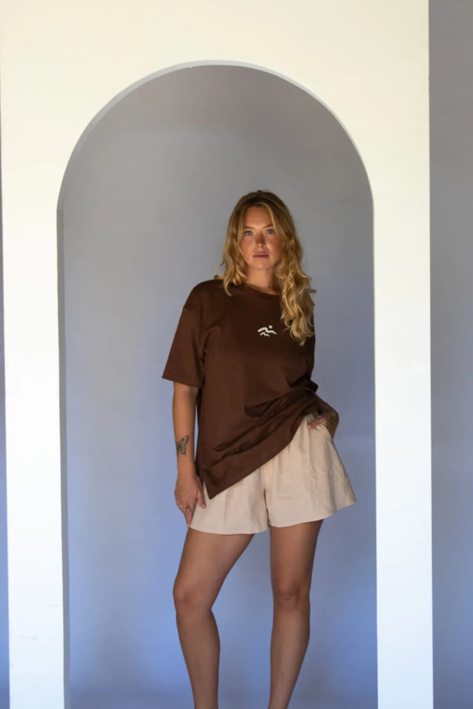 Hobo & Hatch Hobo & Hatch Coast Tee - Chocolate Best