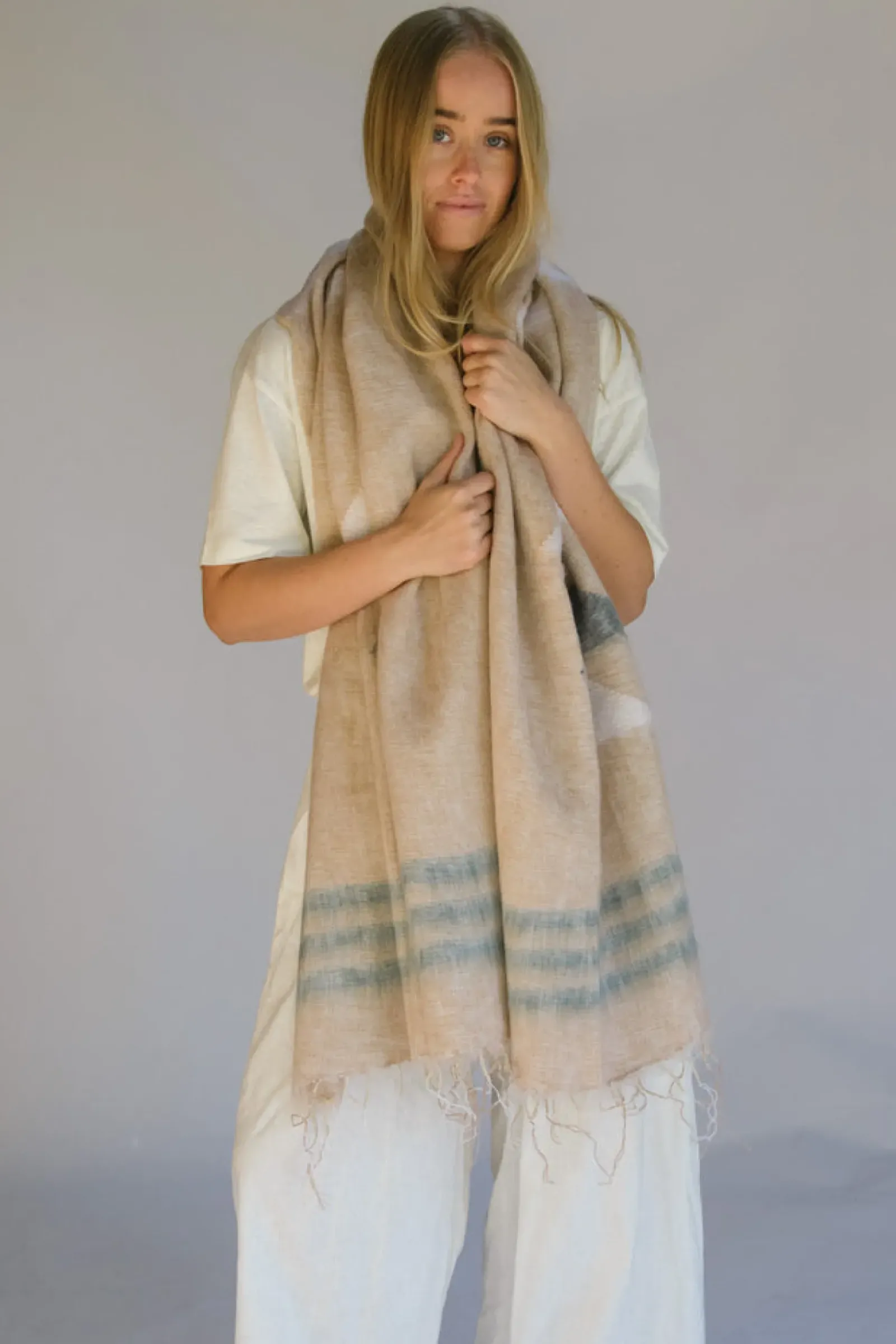 Hobo & Hatch Hobo & Hatch Scarf- Aztec Vanilla Fashion